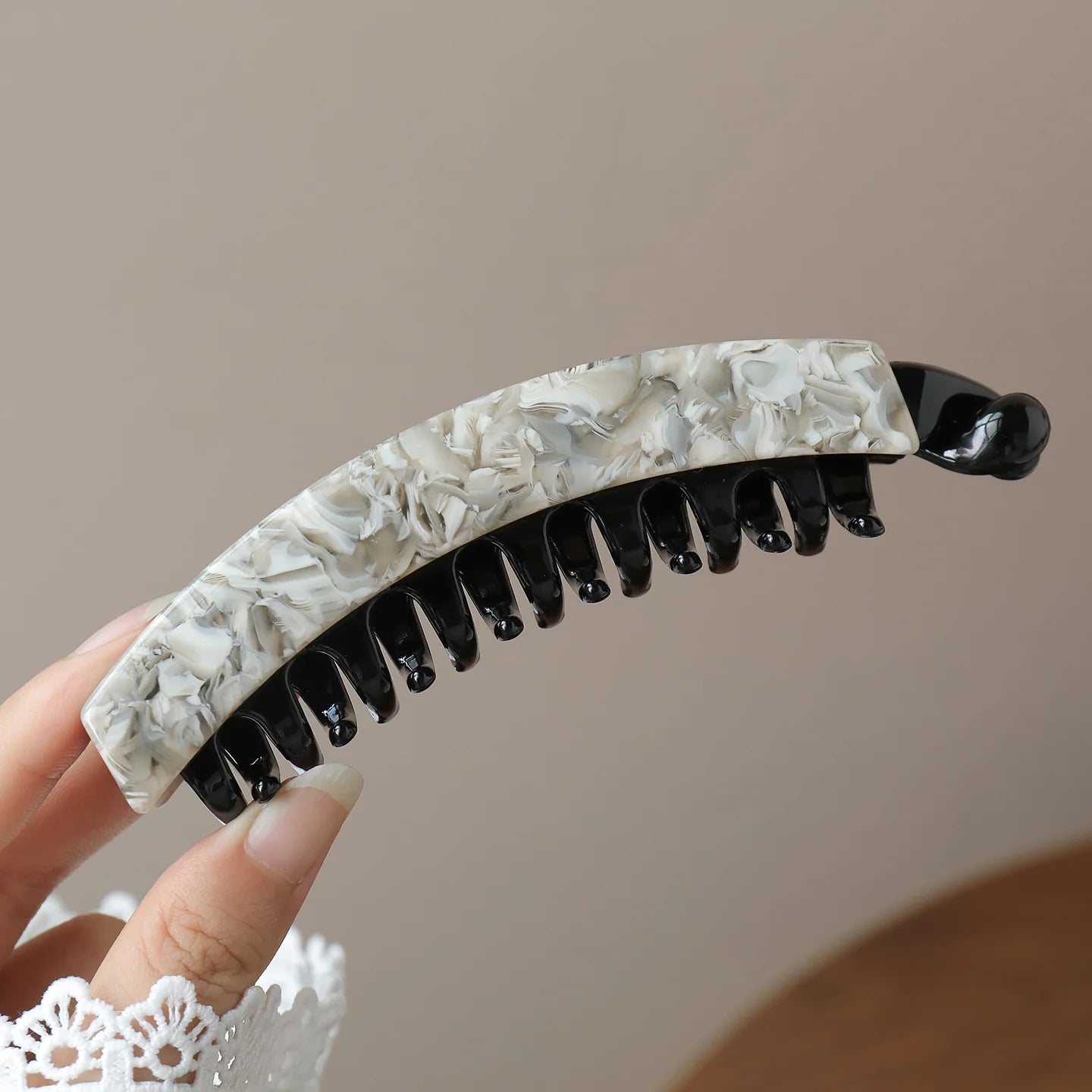 AWAYTR Hair Clips Solid Color Banana Clip Women's Hair Accessories Fashion Ponytail Barrettes Hair Claws Hairpins